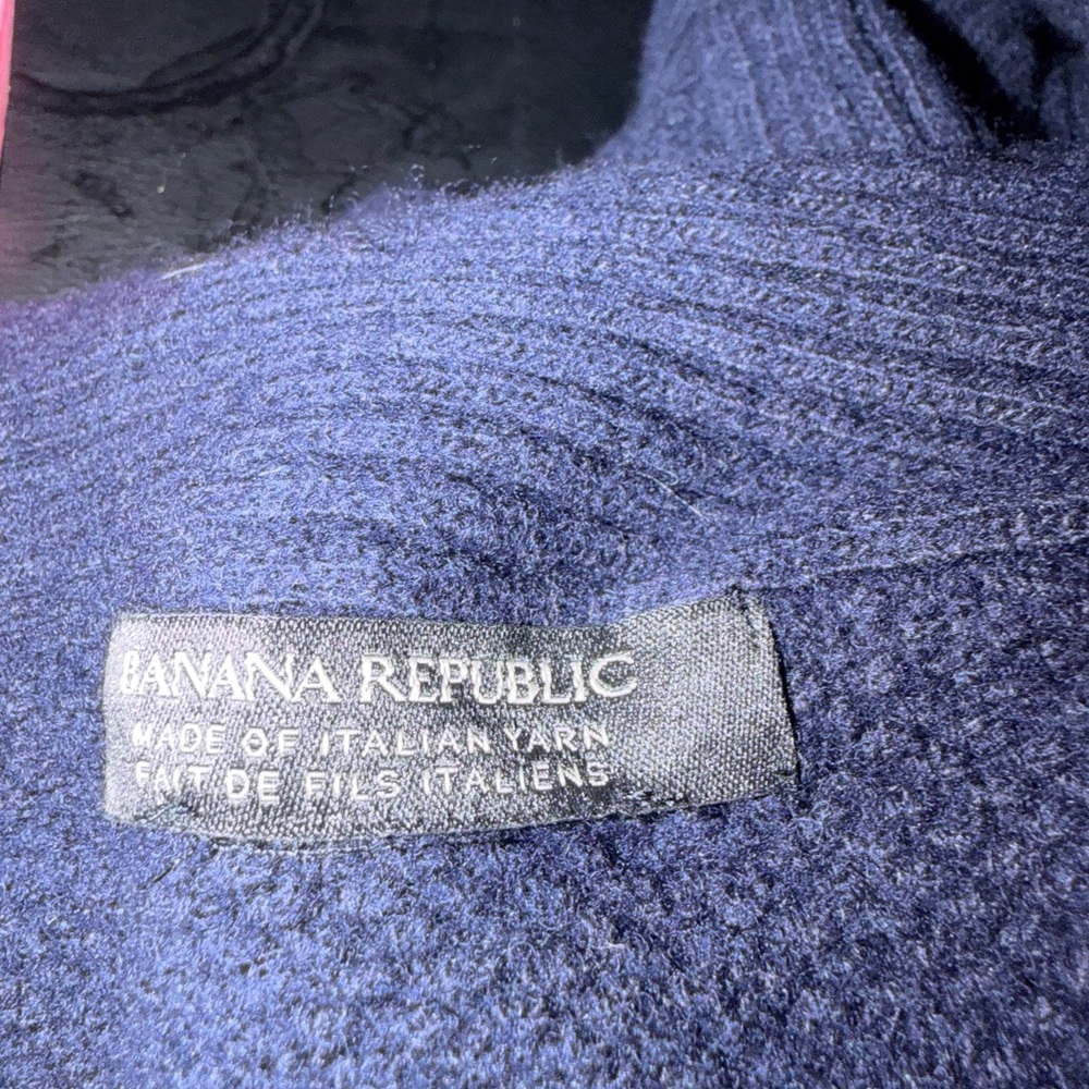 💙Banana Republic Navy Blue Scarf💙 - Picture 8 of 8